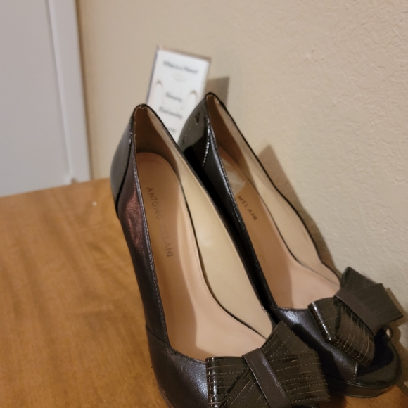 Shoe - Picture 3 of 5